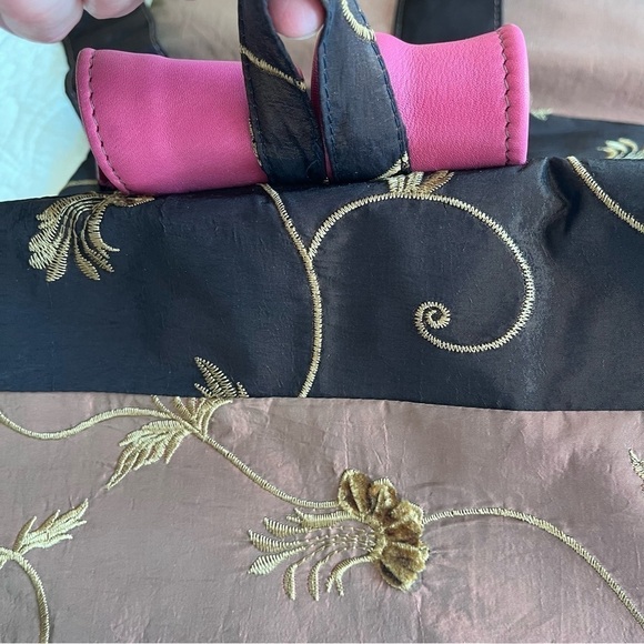 DAS Silky Flap Backpack Embroidered Women's Teen - Picture 10 of 13